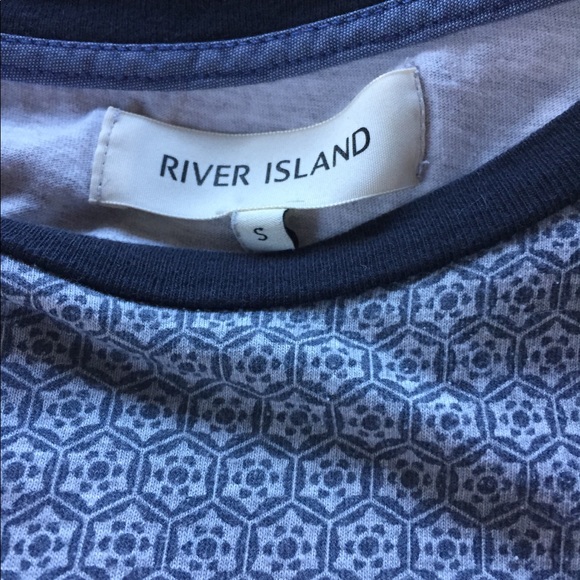 ASOS River Island t- shirt w/ rolled sleeves - Picture 2 of 3